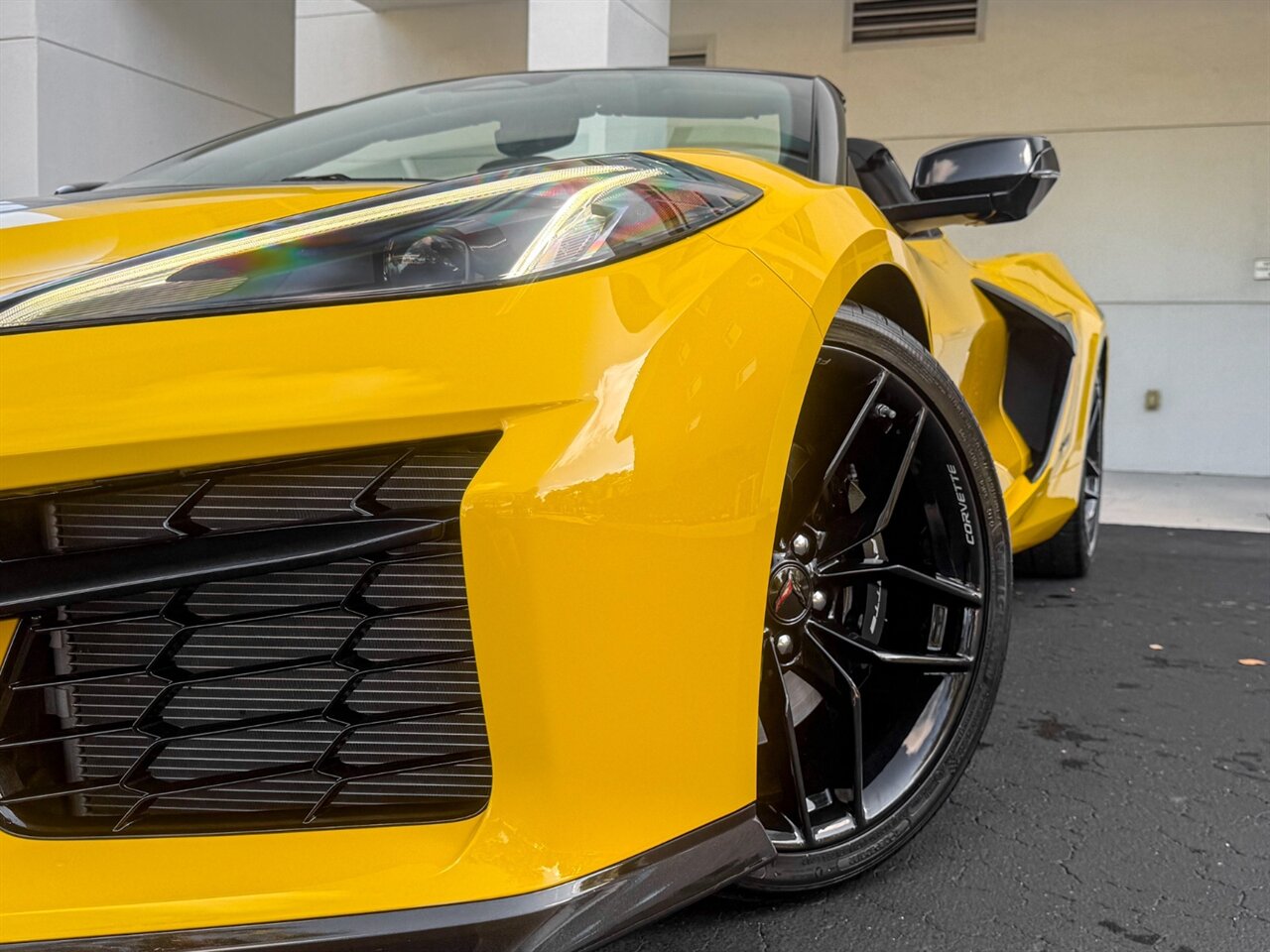 2025 Chevrolet Corvette Z06   - Photo 11 - Bonita Springs, FL 34134
