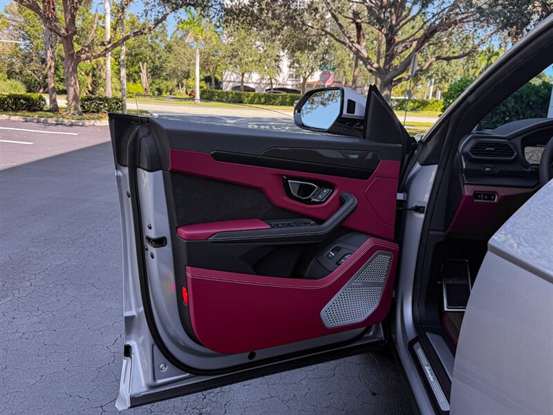 2024 Lamborghini Urus S - Photo 30 - Bonita Springs, FL 34134