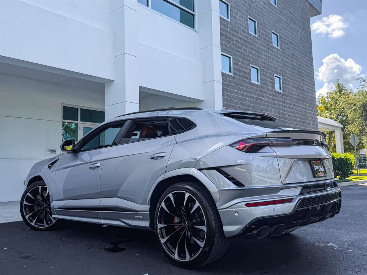 2024 Lamborghini Urus S   - Photo 58 - Bonita Springs, FL 34134
