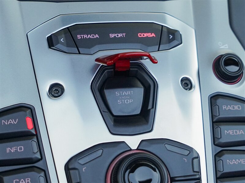 2015 Lamborghini Aventador LP 700-4 Roadster - Photo 21 - Bonita Springs, FL 34134