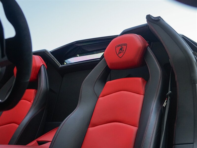 2015 Lamborghini Aventador LP 700-4 Roadster - Photo 26 - Bonita Springs, FL 34134