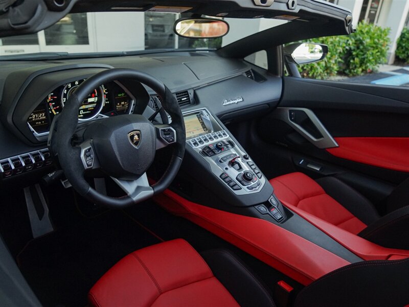 2015 Lamborghini Aventador LP 700-4  Roadster - Photo 2 - Bonita Springs, FL 34134