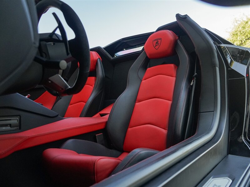 2015 Lamborghini Aventador LP 700-4 Roadster - Photo 25 - Bonita Springs, FL 34134