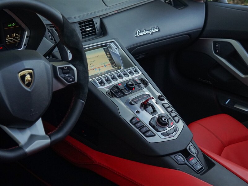 2015 Lamborghini Aventador LP 700-4 Roadster - Photo 16 - Bonita Springs, FL 34134