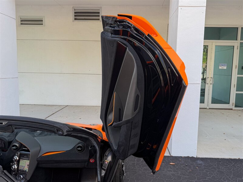 2022 McLaren 720S Spider Performance - Photo 35 - Bonita Springs, FL 34134