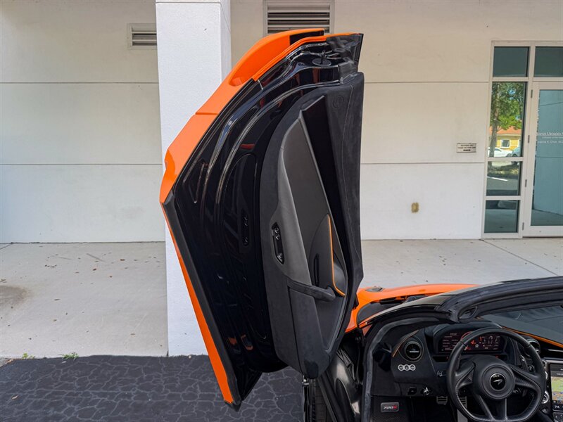 2022 McLaren 720S Spider Performance - Photo 23 - Bonita Springs, FL 34134