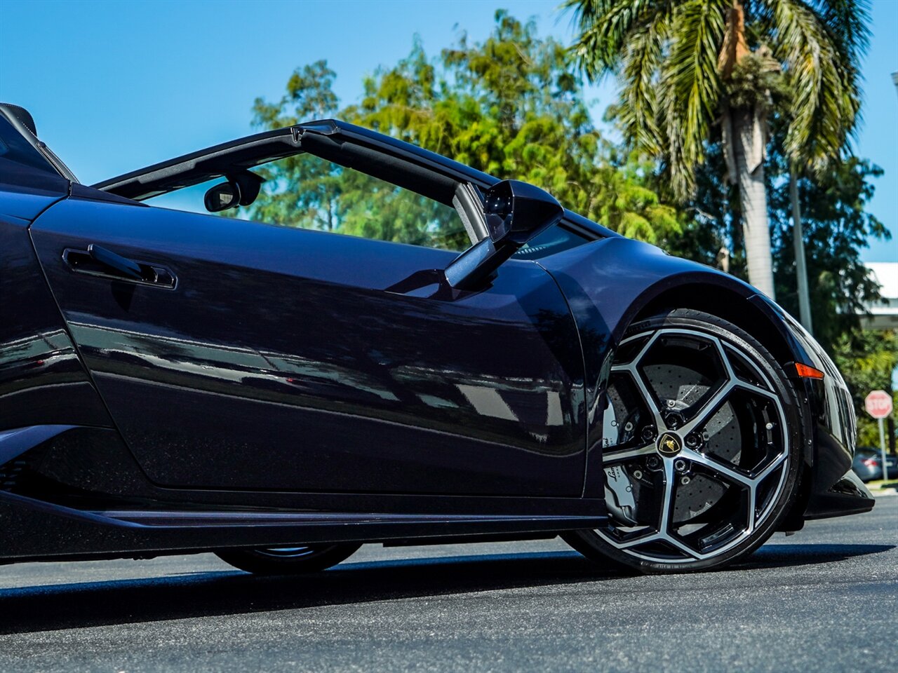 2017 Lamborghini Huracan LP 610-4 Spyder   - Photo 38 - Bonita Springs, FL 34134