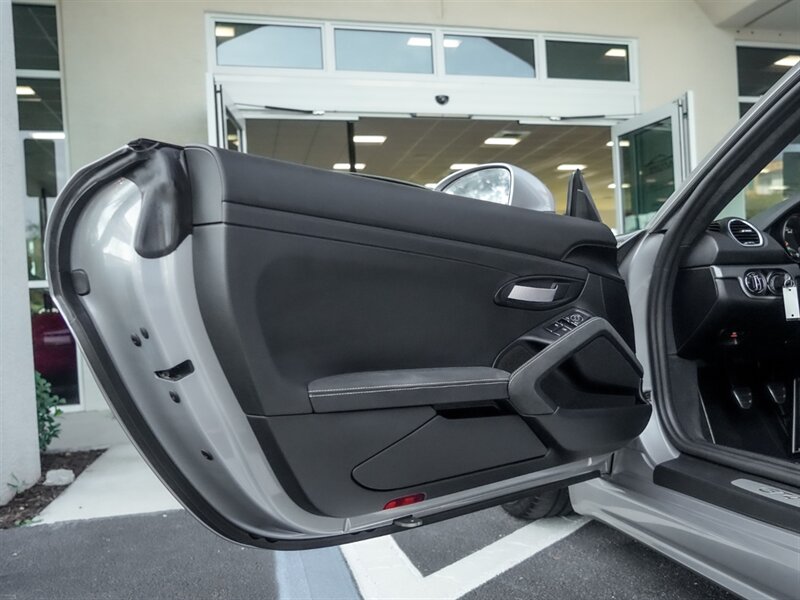 2022 Porsche 718 Cayman GT4   - Photo 20 - Bonita Springs, FL 34134