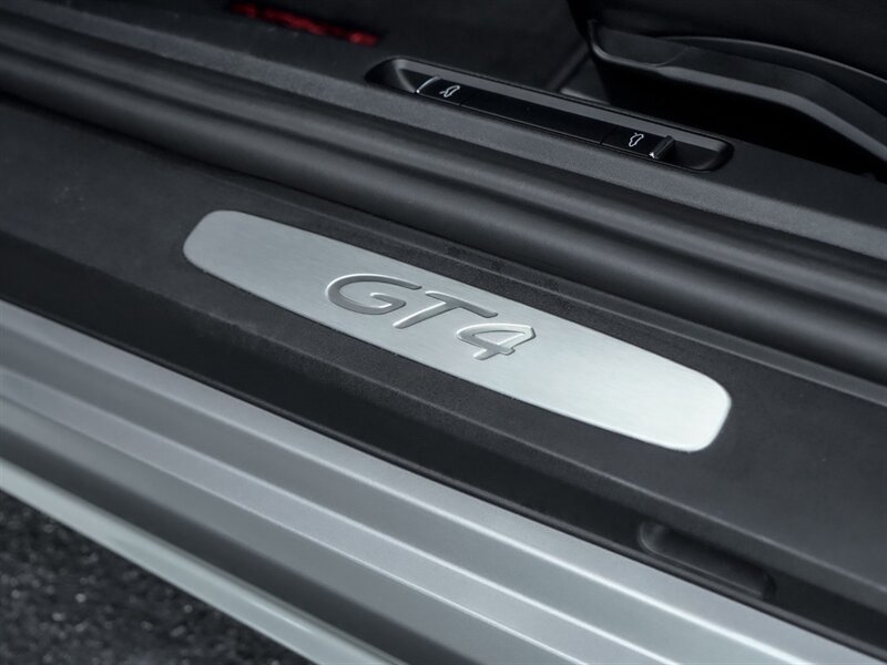 2022 Porsche 718 Cayman GT4   - Photo 21 - Bonita Springs, FL 34134