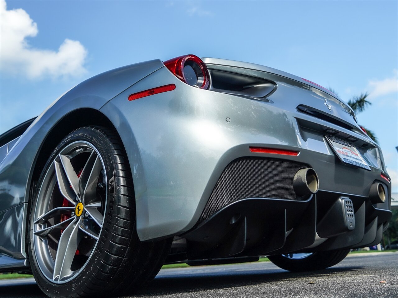 2017 Ferrari 488 GTB   - Photo 40 - Bonita Springs, FL 34134