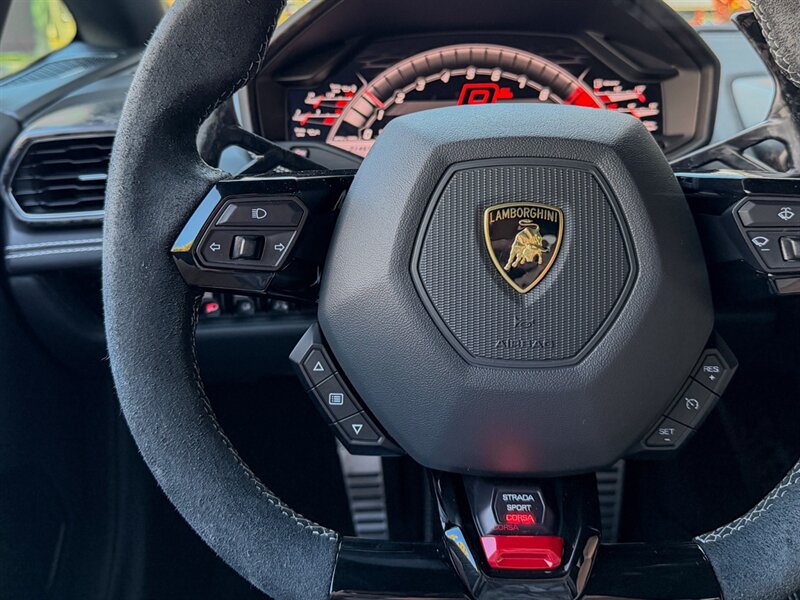 2021 Lamborghini Huracan EVO   - Photo 33 - Bonita Springs, FL 34134