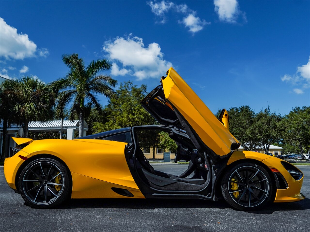 2019 McLaren 720S   - Photo 37 - Bonita Springs, FL 34134