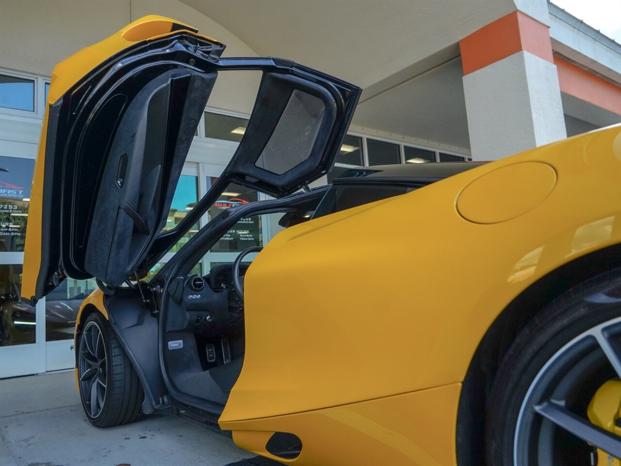 2019 McLaren 720S   - Photo 20 - Bonita Springs, FL 34134