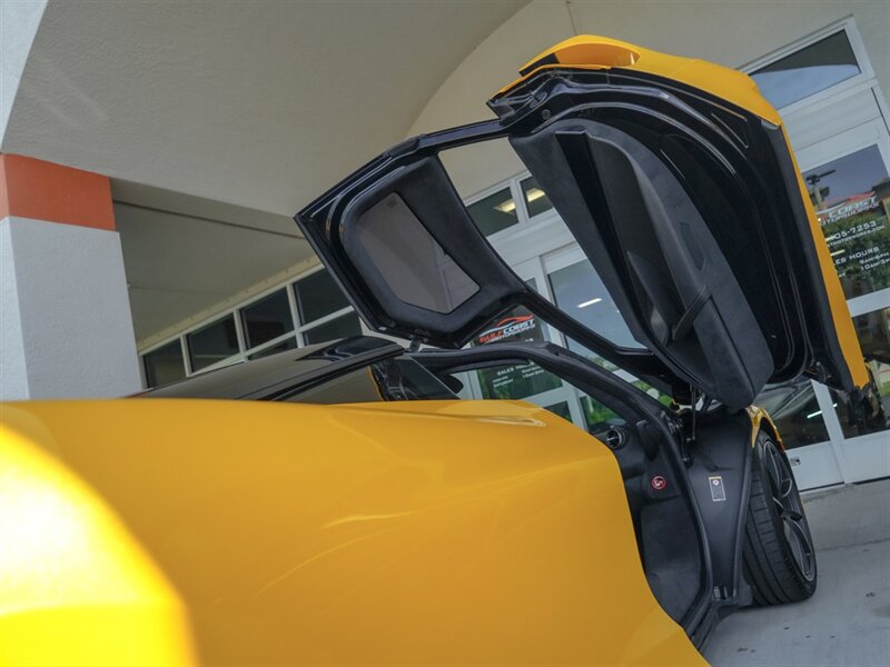 2019 McLaren 720S - Photo 22 - Bonita Springs, FL 34134