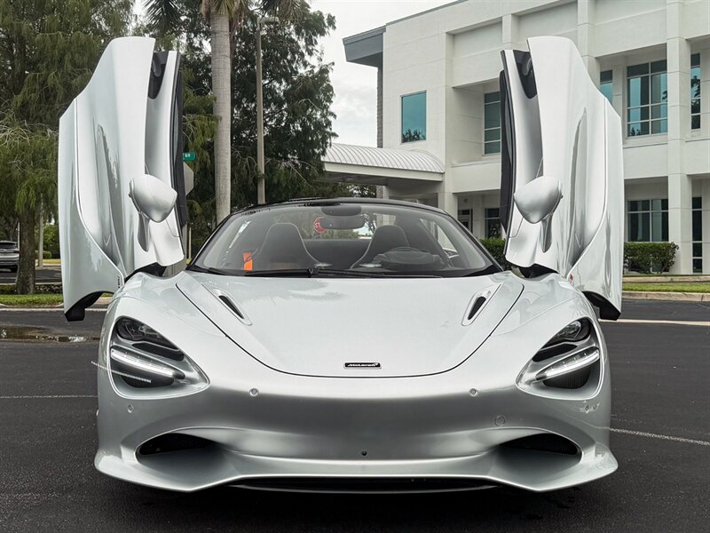 2024 McLaren 750S Spider - Photo 6 - Bonita Springs, FL 34134