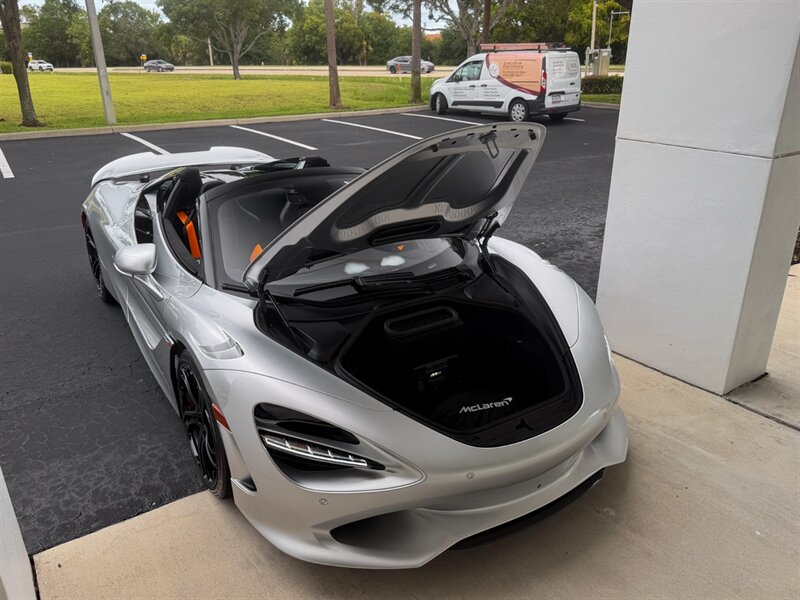 2024 McLaren 750S Spider - Photo 33 - Bonita Springs, FL 34134