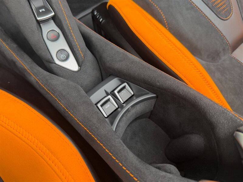 2024 McLaren 750S Spider - Photo 20 - Bonita Springs, FL 34134
