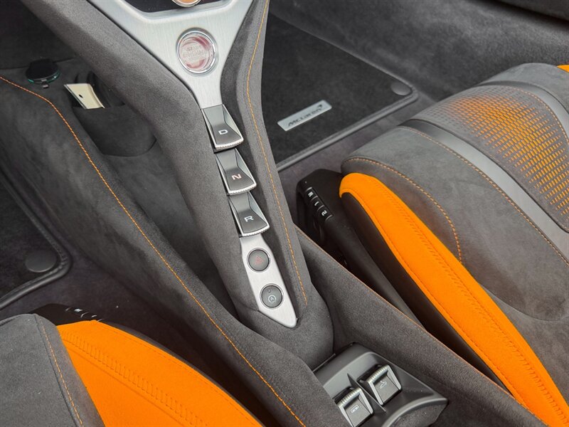 2024 McLaren 750S Spider - Photo 19 - Bonita Springs, FL 34134