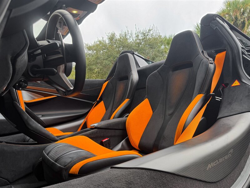 2024 McLaren 750S Spider - Photo 21 - Bonita Springs, FL 34134
