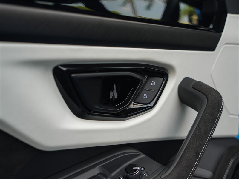 2024 Lamborghini Urus S   - Photo 31 - Bonita Springs, FL 34134