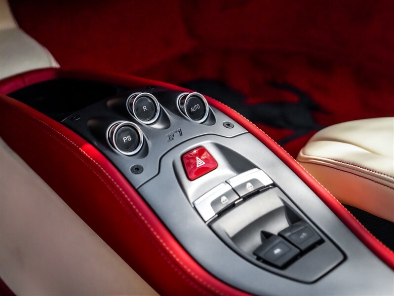 2012 Ferrari 458 Spider   - Photo 15 - Bonita Springs, FL 34134