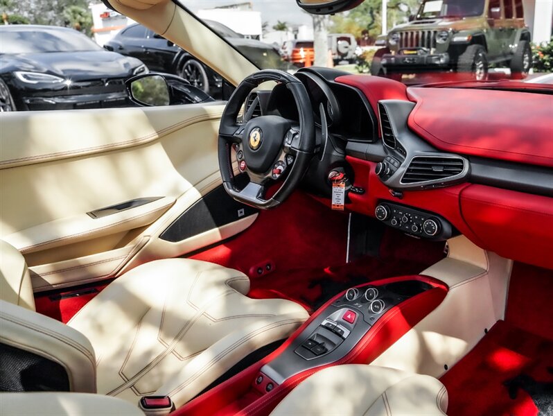 2012 Ferrari 458 Spider   - Photo 23 - Bonita Springs, FL 34134