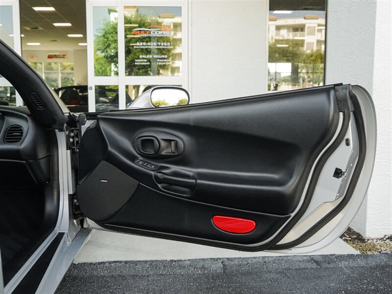 2000 Chevrolet Corvette - Photo 34 - Bonita Springs, FL 34134