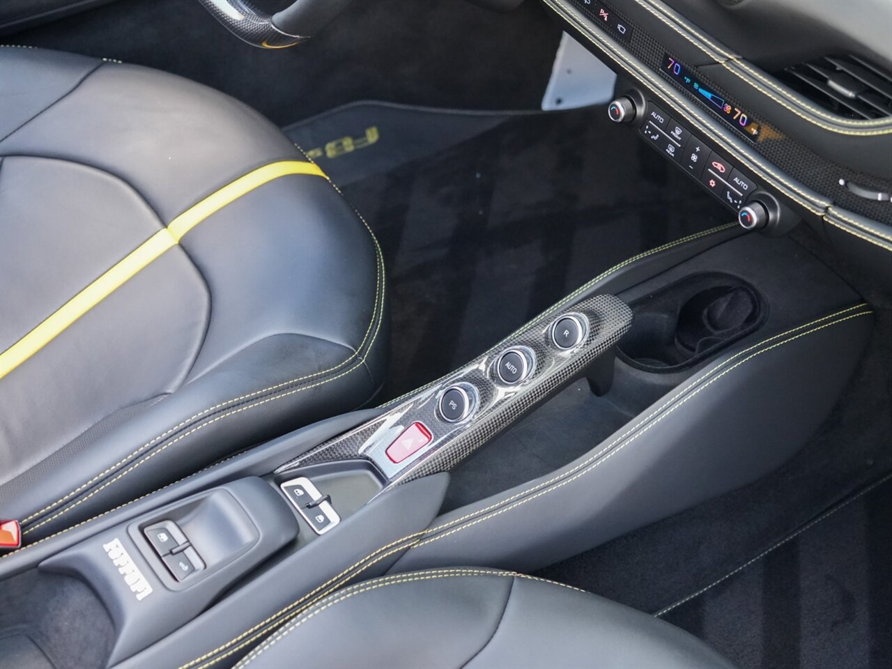 2022 Ferrari F8 Spider   - Photo 37 - Bonita Springs, FL 34134