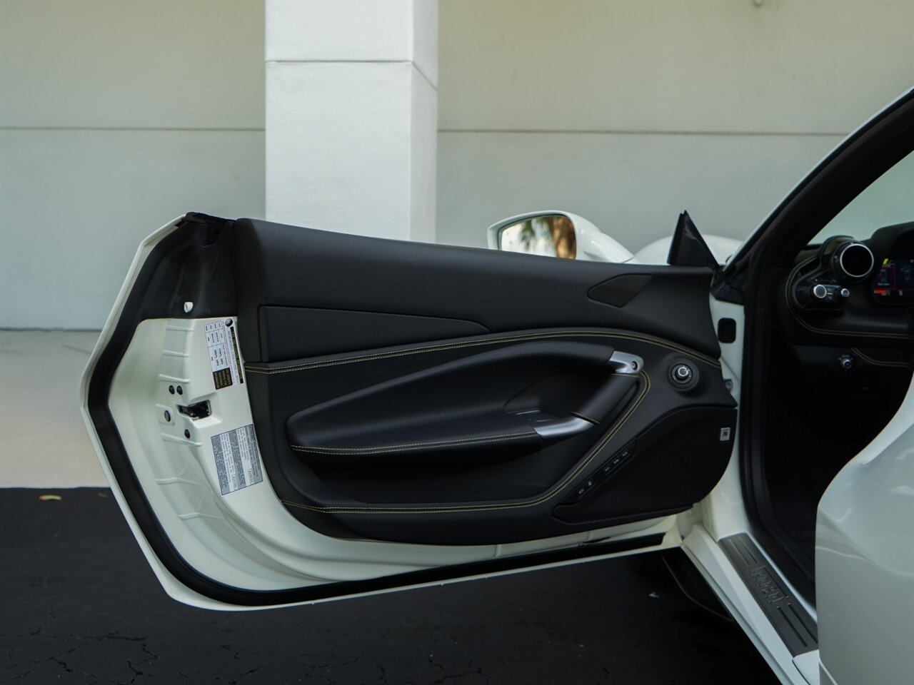 2022 Ferrari F8 Spider   - Photo 25 - Bonita Springs, FL 34134