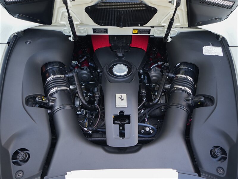 2022 Ferrari F8 Spider - Photo 41 - Bonita Springs, FL 34134