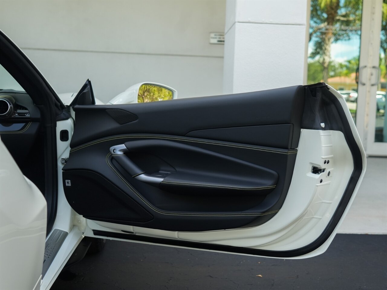 2022 Ferrari F8 Spider   - Photo 40 - Bonita Springs, FL 34134