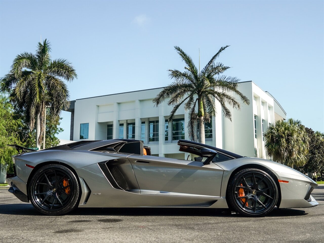 2014 Lamborghini Aventador LP 700-4  Roadster - Photo 41 - Bonita Springs, FL 34134