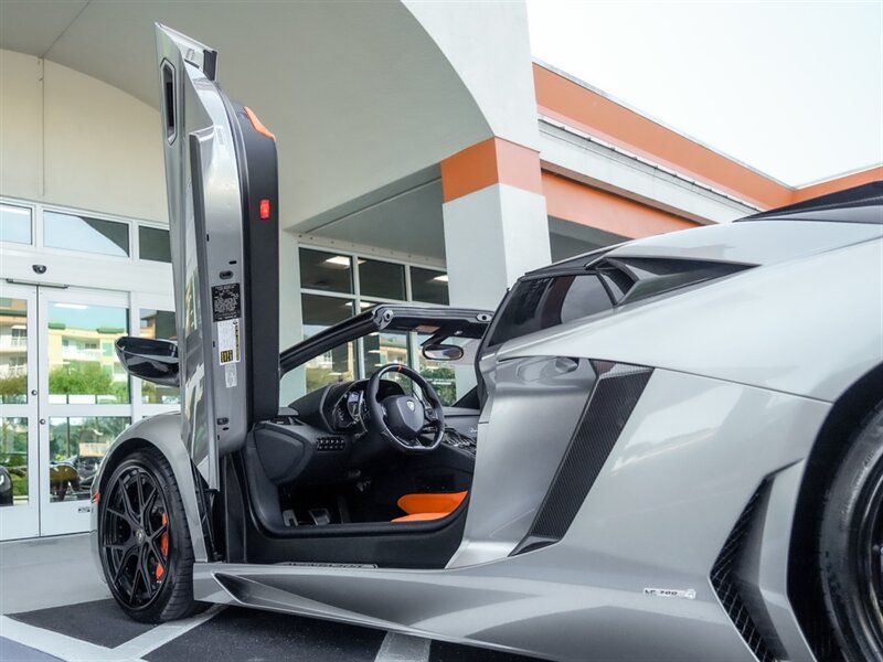 2014 Lamborghini Aventador LP 700-4 Roadster - Photo 20 - Bonita Springs, FL 34134