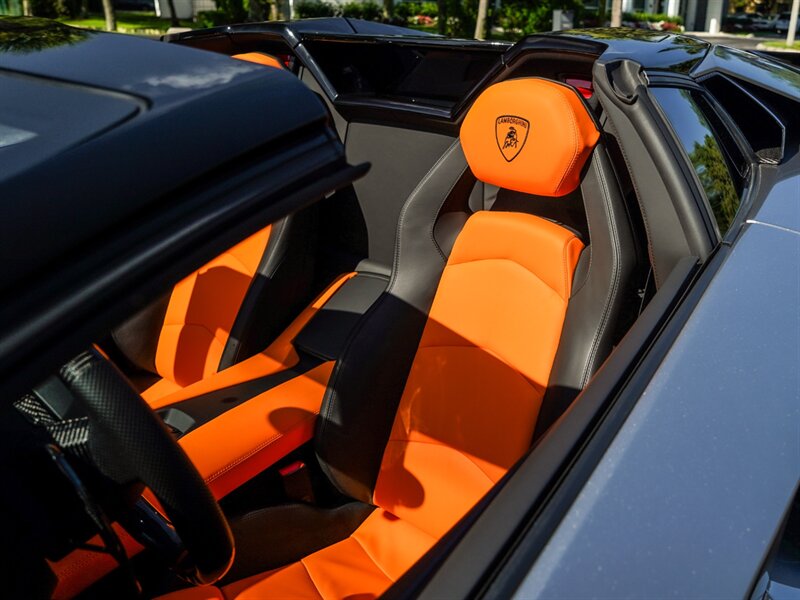 2014 Lamborghini Aventador LP 700-4 Roadster - Photo 9 - Bonita Springs, FL 34134