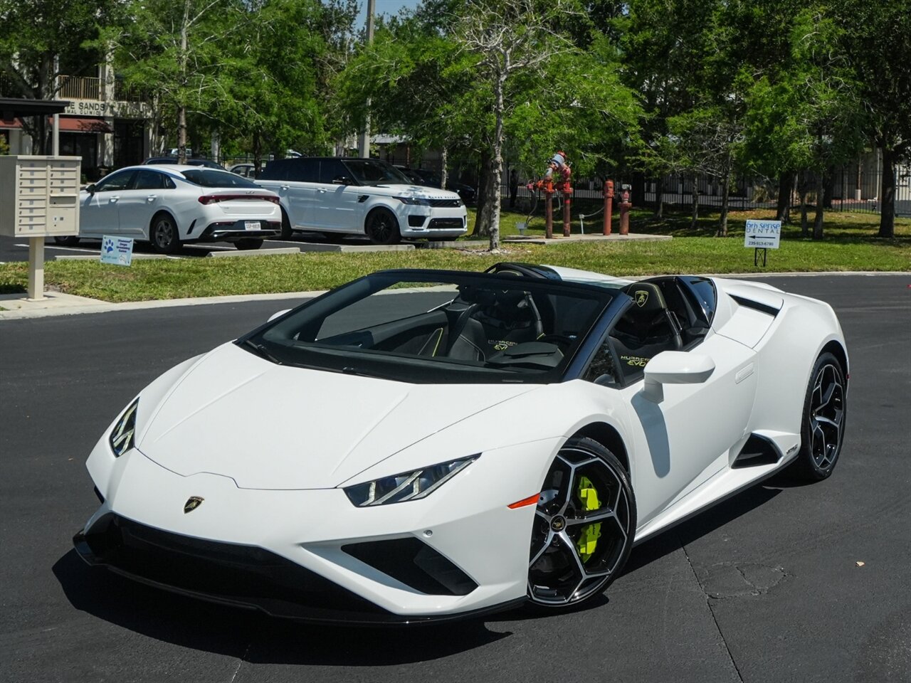 2020 Lamborghini Huracan EVO Spyder   - Photo 8 - Bonita Springs, FL 34134