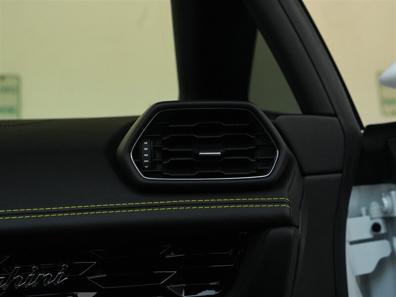 2020 Lamborghini Huracan EVO Spyder - Photo 39 - Bonita Springs, FL 34134