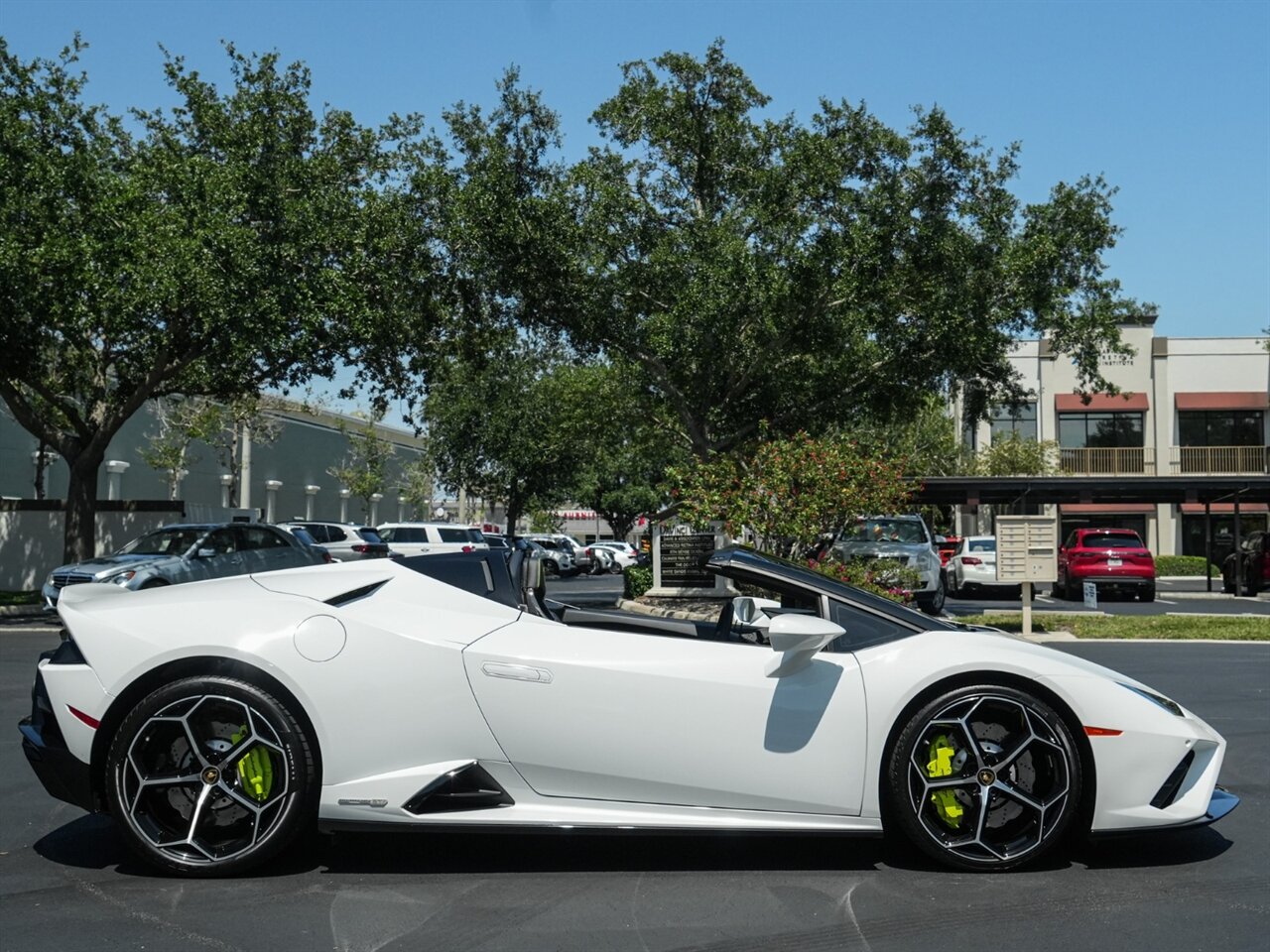 2020 Lamborghini Huracan EVO Spyder   - Photo 65 - Bonita Springs, FL 34134