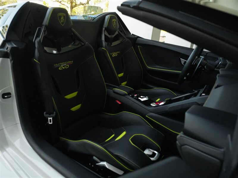 2020 Lamborghini Huracan EVO Spyder - Photo 35 - Bonita Springs, FL 34134