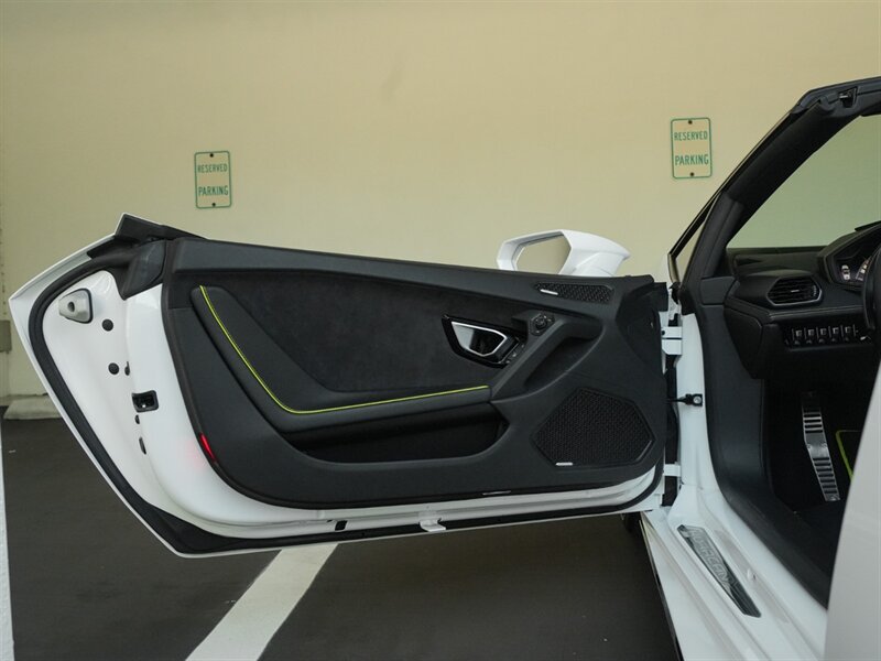 2020 Lamborghini Huracan EVO Spyder - Photo 26 - Bonita Springs, FL 34134