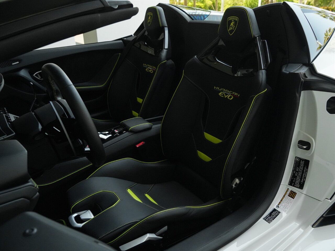 2020 Lamborghini Huracan EVO Spyder   - Photo 20 - Bonita Springs, FL 34134