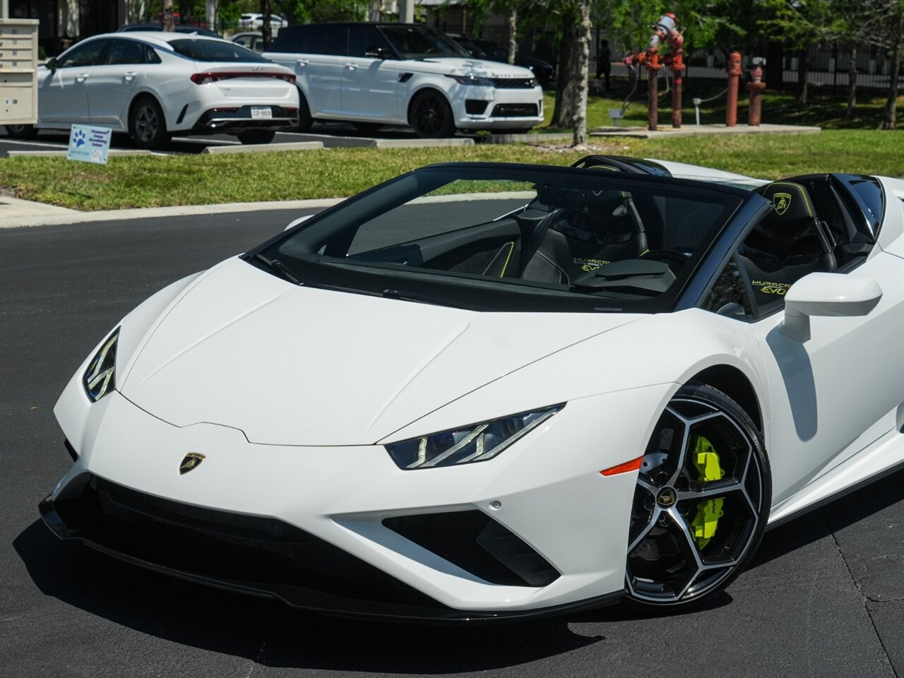 2020 Lamborghini Huracan EVO Spyder   - Photo 9 - Bonita Springs, FL 34134