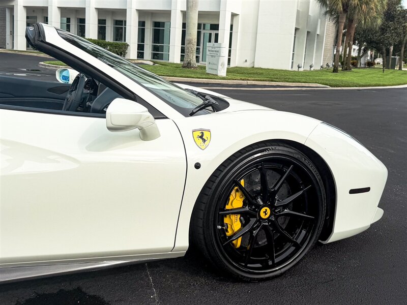 2018 Ferrari 488 Spider   - Photo 63 - Bonita Springs, FL 34134