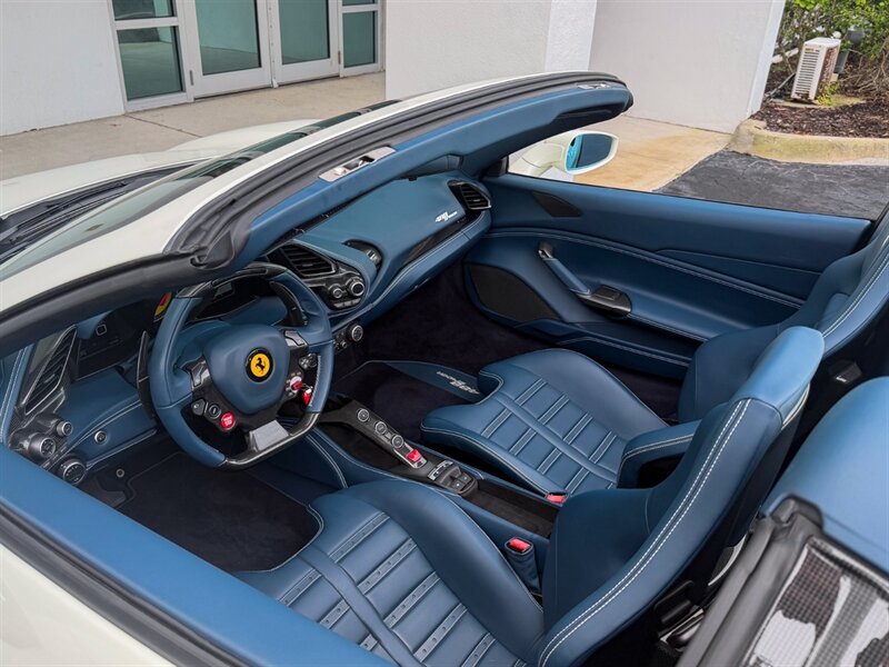 2018 Ferrari 488 Spider   - Photo 2 - Bonita Springs, FL 34134