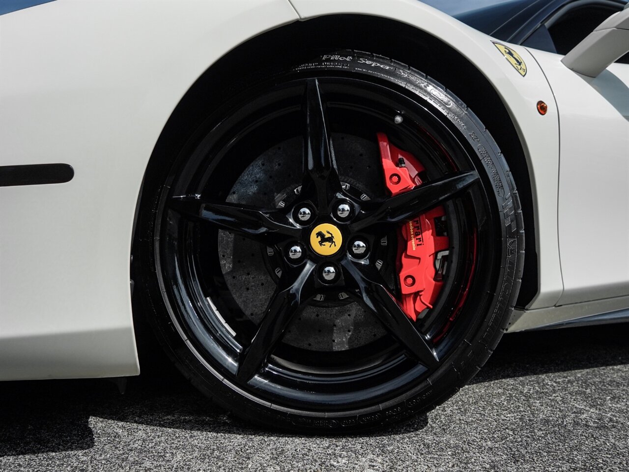 2016 Ferrari 488 GTB   - Photo 12 - Bonita Springs, FL 34134