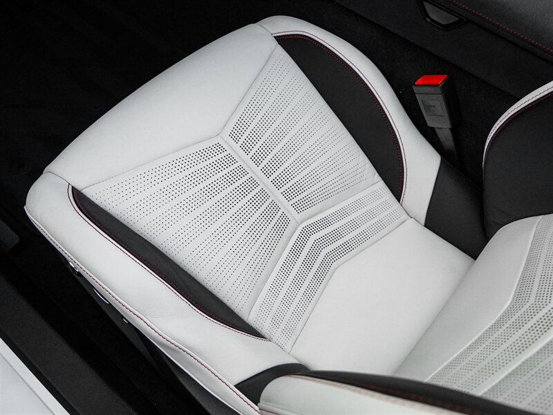 2023 Chevrolet Corvette Stingray 70th Anniversary Special Edition - Photo 19 - Bonita Springs, FL 34134