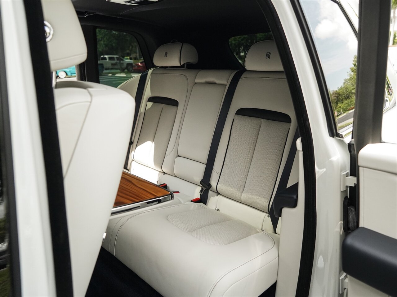 2019 Rolls-Royce Cullinan   - Photo 27 - Bonita Springs, FL 34134