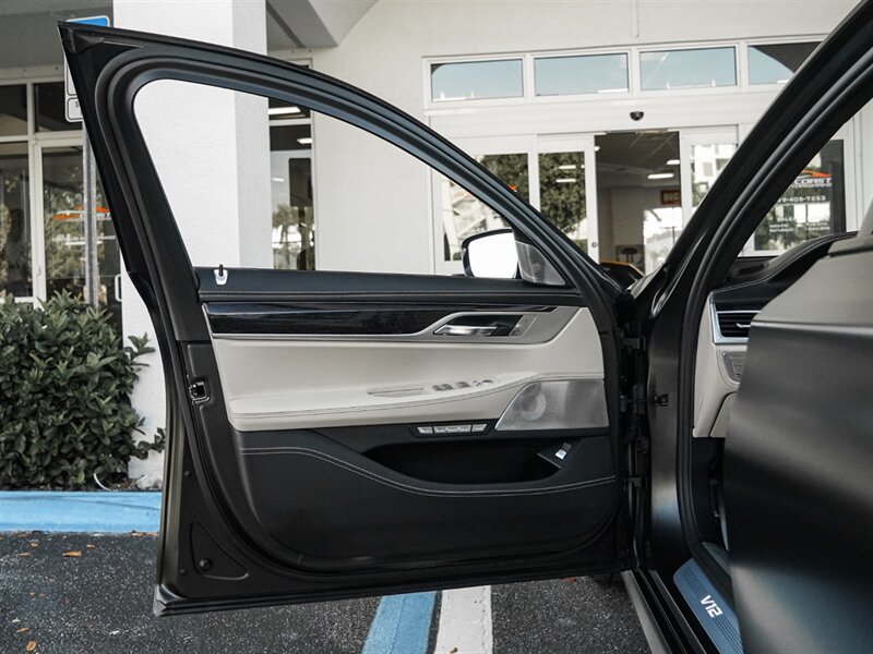 2017 BMW M760i xDrive - Photo 29 - Bonita Springs, FL 34134