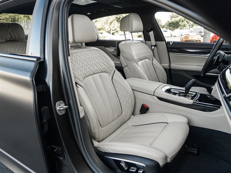 2017 BMW M760i xDrive - Photo 48 - Bonita Springs, FL 34134