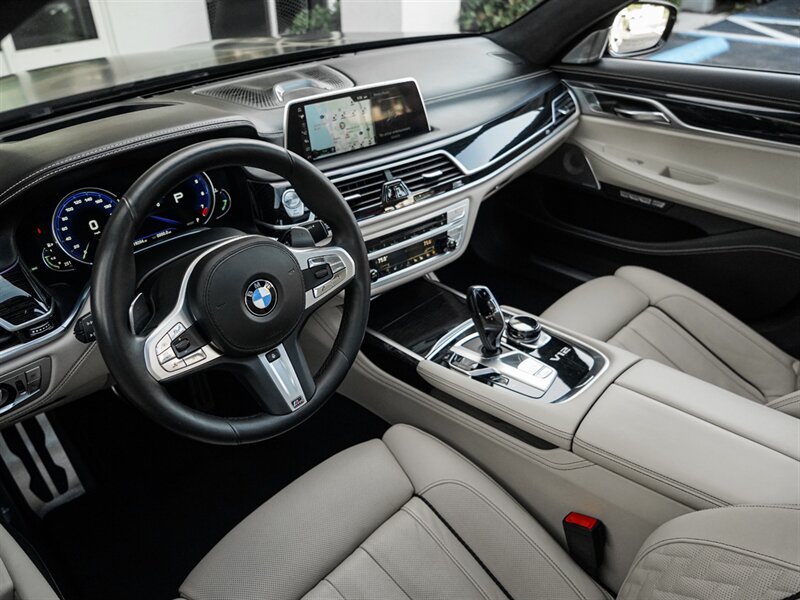 2017 BMW M760i xDrive   - Photo 2 - Bonita Springs, FL 34134