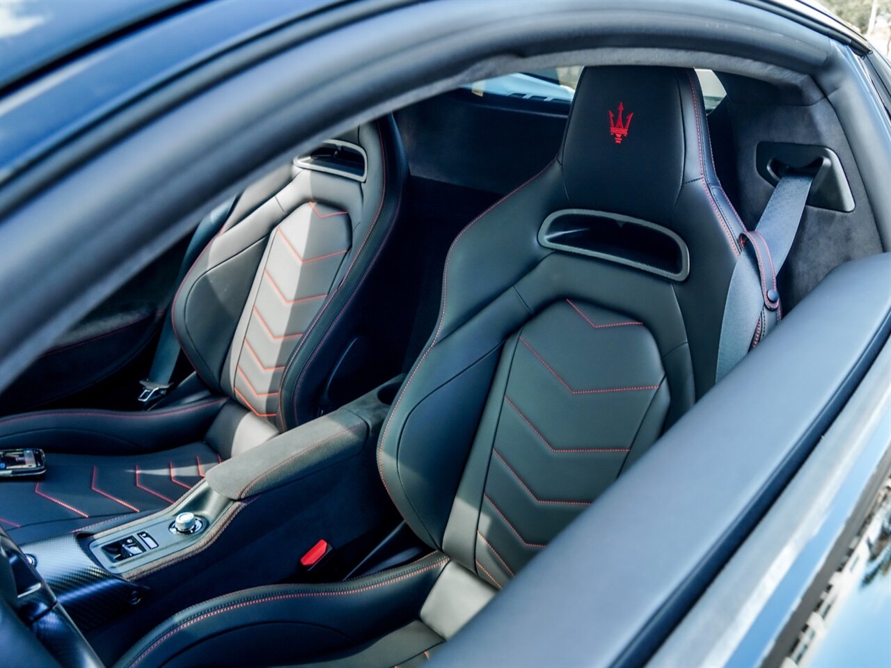 2022 Maserati MC20   - Photo 8 - Bonita Springs, FL 34134